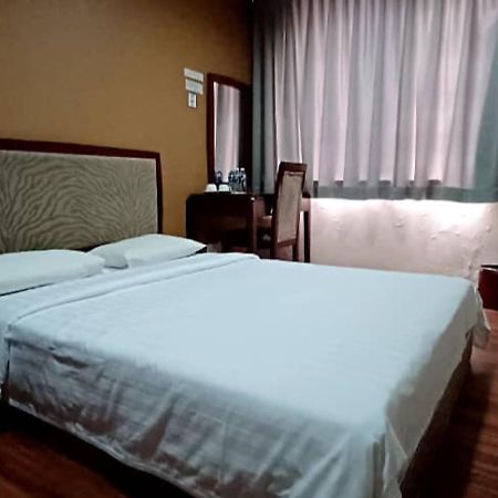 Hotel Sadong88 Кота Кинабалу Екстериор снимка