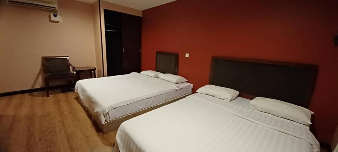 Hotel Sadong88 Кота Кинабалу Екстериор снимка