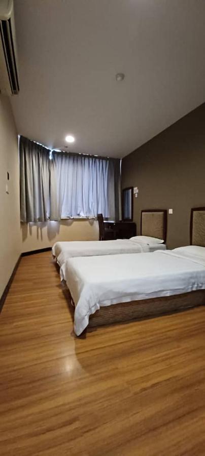 Hotel Sadong88 Кота Кинабалу Екстериор снимка