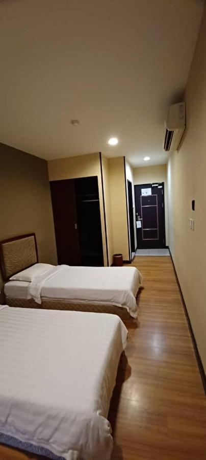 Hotel Sadong88 Кота Кинабалу Екстериор снимка