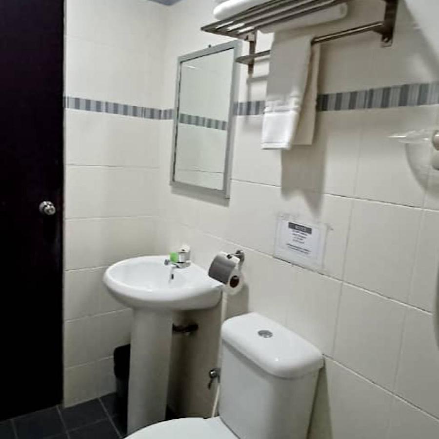 Hotel Sadong88 Кота Кинабалу Екстериор снимка