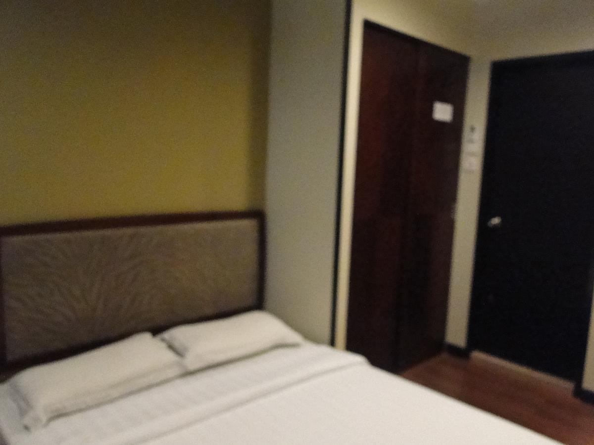 Hotel Sadong88 Кота Кинабалу Екстериор снимка