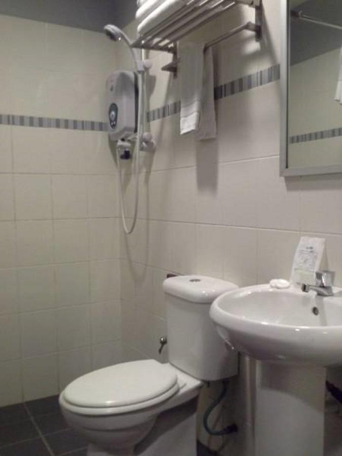 Hotel Sadong88 Кота Кинабалу Екстериор снимка