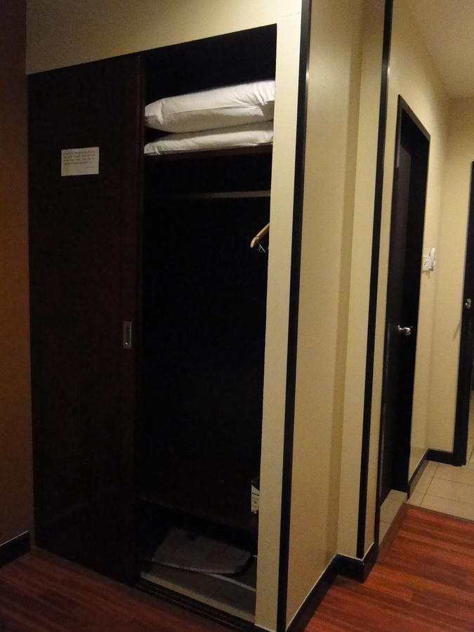 Hotel Sadong88 Кота Кинабалу Екстериор снимка