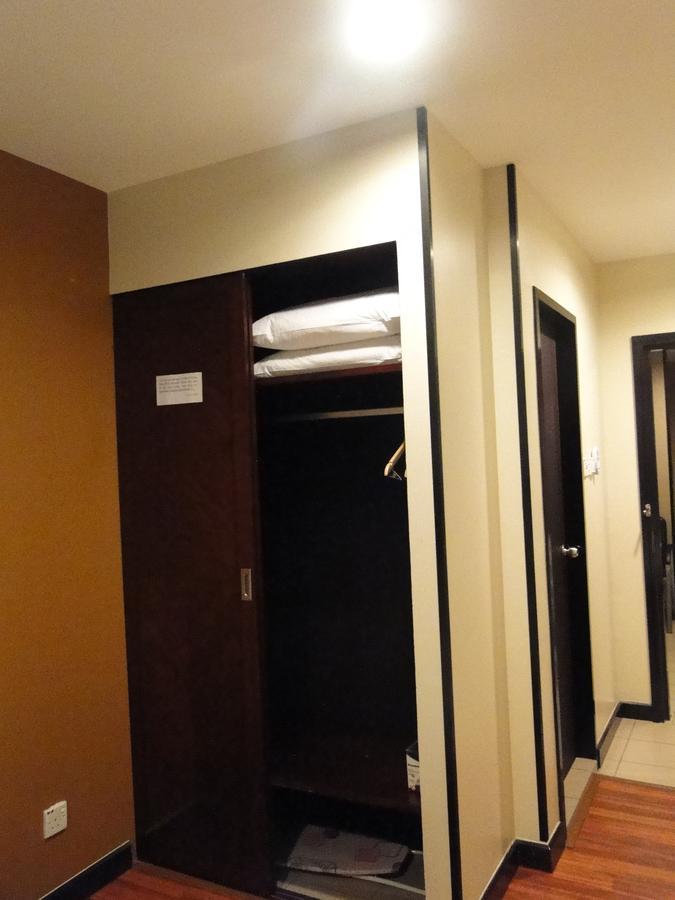 Hotel Sadong88 Кота Кинабалу Екстериор снимка