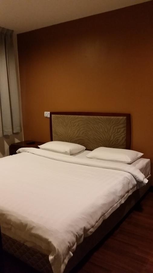 Hotel Sadong88 Кота Кинабалу Екстериор снимка