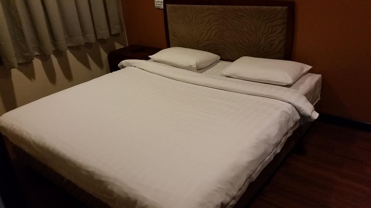 Hotel Sadong88 Кота Кинабалу Екстериор снимка