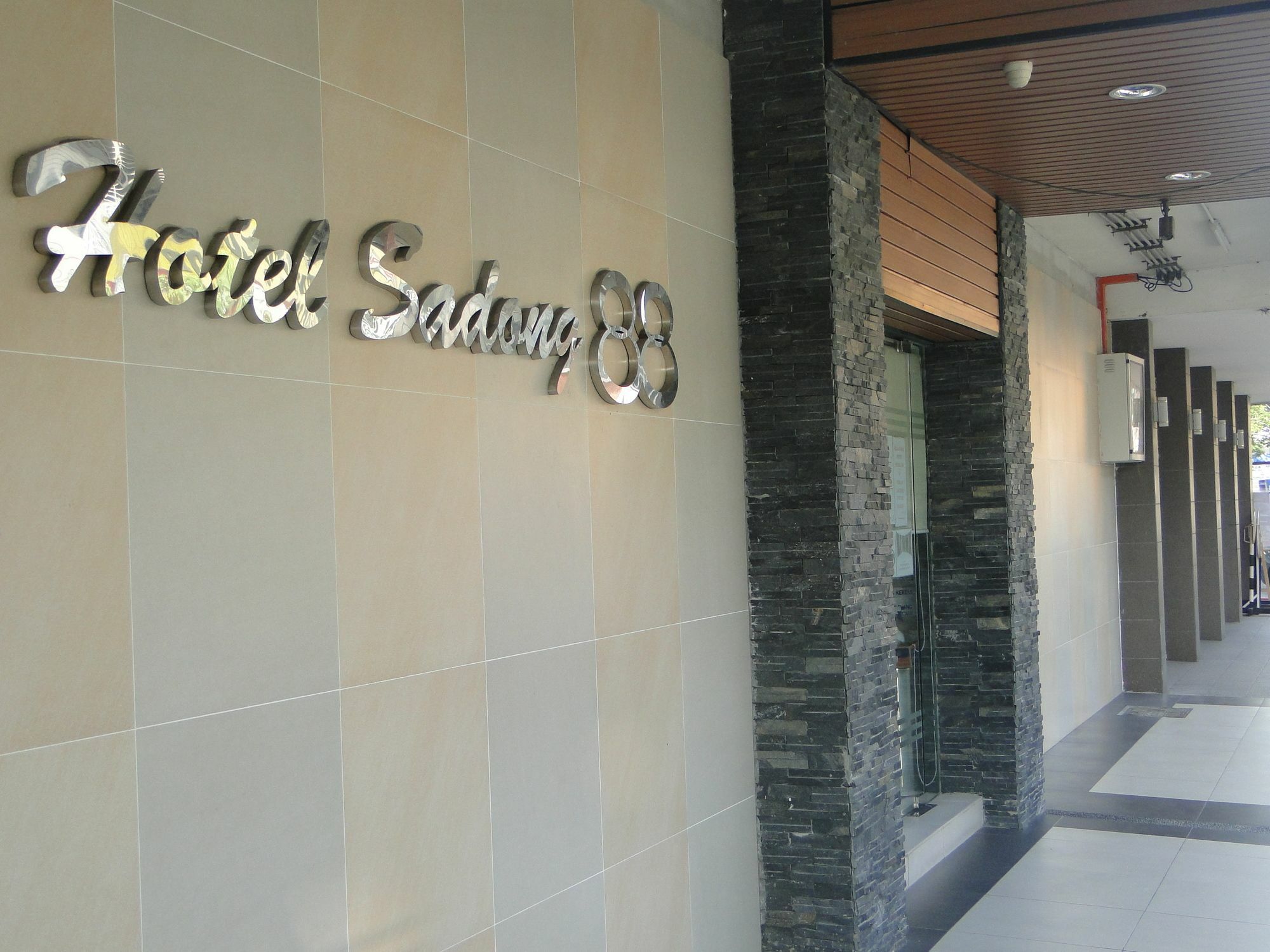 Hotel Sadong88 Кота Кинабалу Екстериор снимка